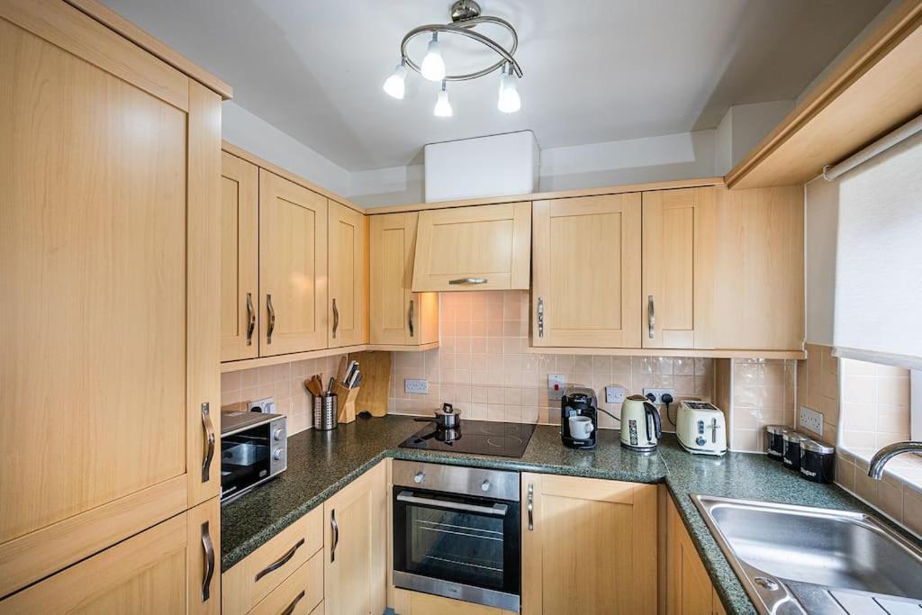 Reading 2-Bed Apartment & Parking Εξωτερικό φωτογραφία